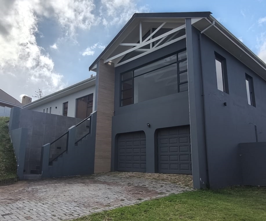 4 Bedroom Property for Sale in Beacon Bay Eastern Cape